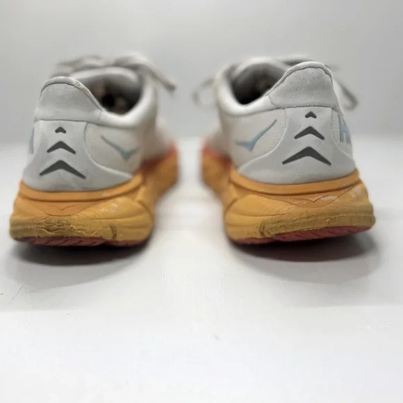 Women’s Hoka Arahi 6 size 8 - Picture 4 of 11